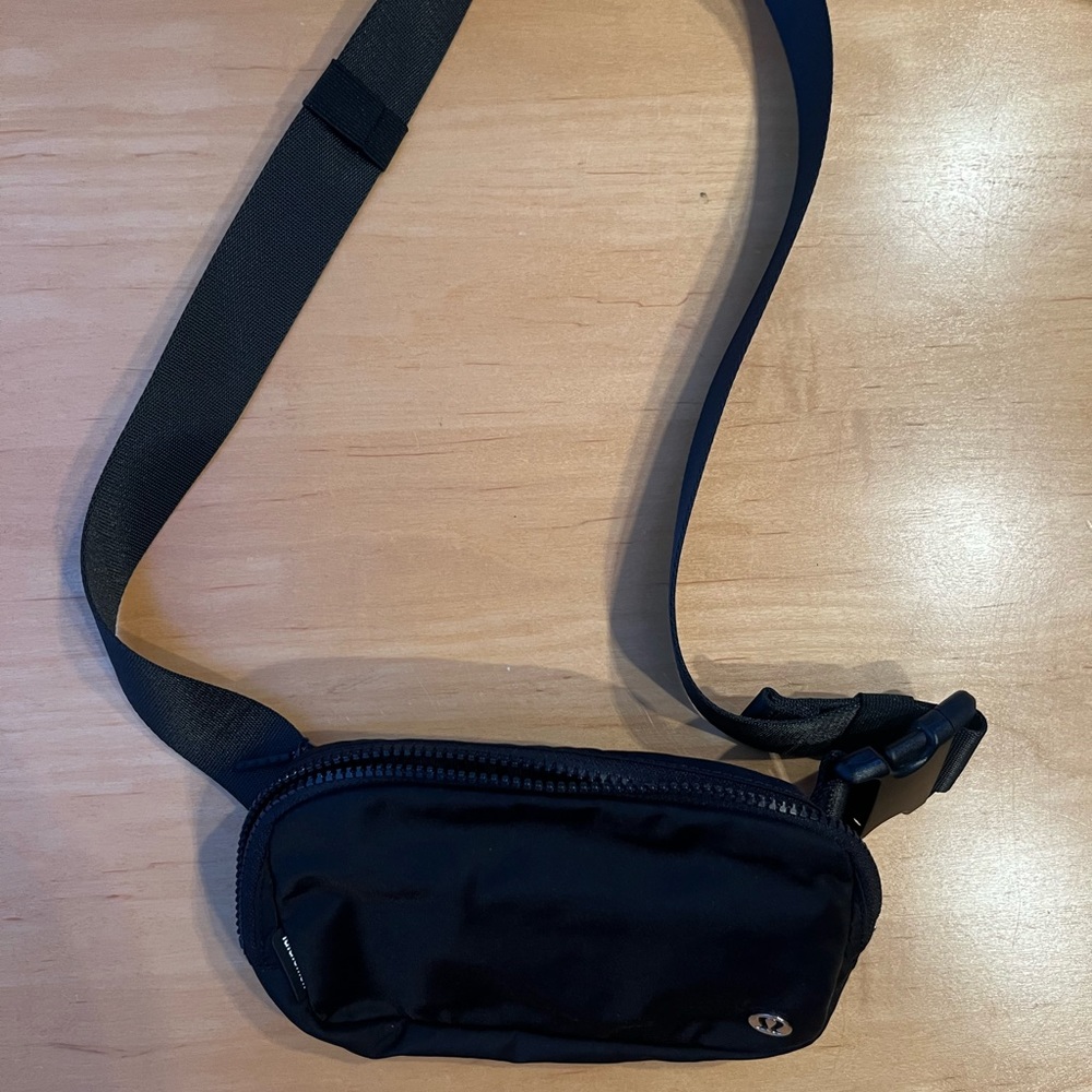 NWOT lulu lemon bag